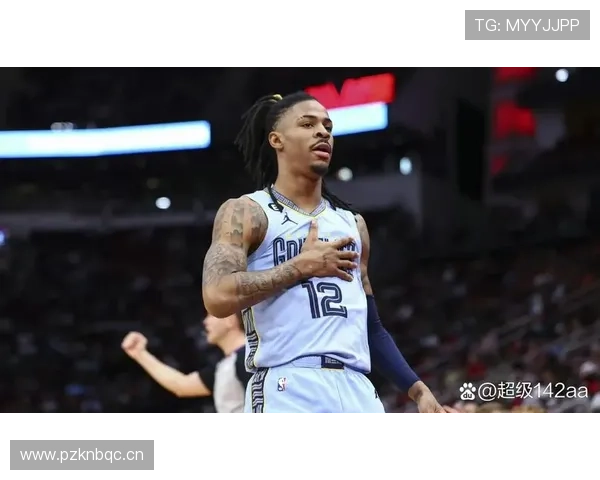 贾·莫兰特随便一顿饭的账单能把我养活半年，这画风也太天壤之别了